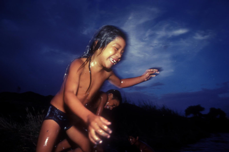 Children. Play, Rio Grande/Rio Bravo river, Border